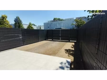 t2 de 57 m² avec jardin privatif de 50 m² - parking - rénové - faibles charges