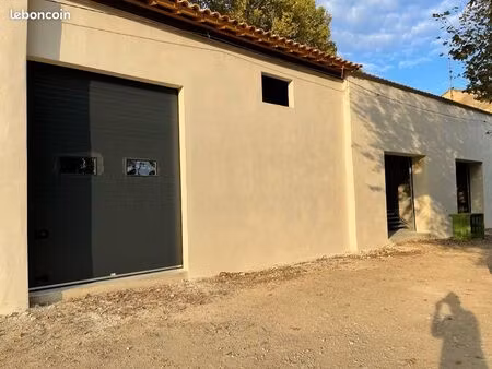 entrepôt / local de stockage – 100 m²