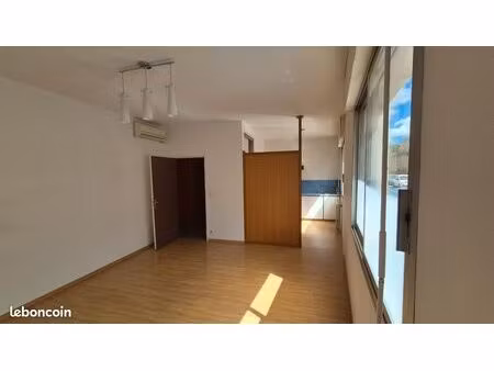 local professionnel 146 m²