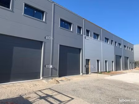 local d'activité 374 m²