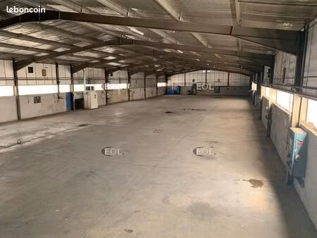 local d'activité 1 540 m²