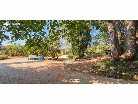 terrain 430 m2 clos et arboré