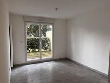 location appartement 2 pièces à saint-herblain nord-sillon-thébaudières (44800) : à louer 
