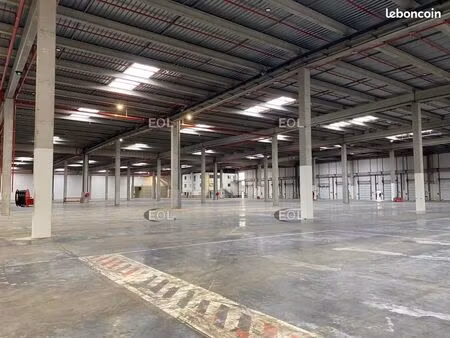 local logistique 32 073 m²
