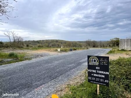 terrain à bâtir de 607 m² à mervent (85)