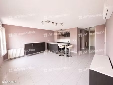 t3 60 m² avec balcon – résidence récente – clim – garage