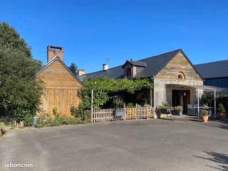 petite maison à la campagne