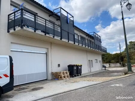 immeuble locatif 5 logement et parking intérieur