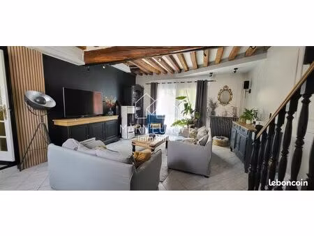 maison 8 pièces 208 m²