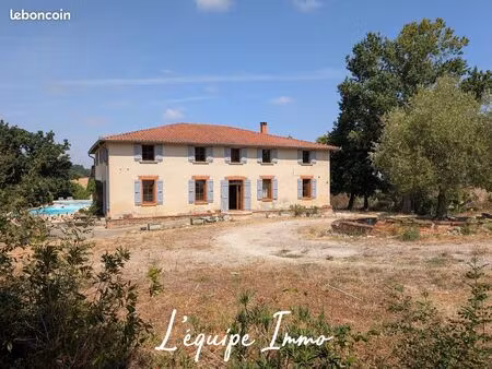 propriété 7 pièces 367 m²