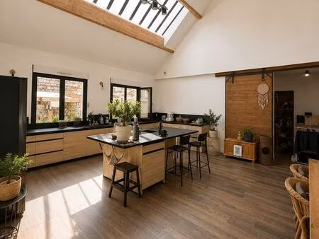 maison de 140m2  plain-pied implantée sur un terrain arboré 4100m2  calme absolu