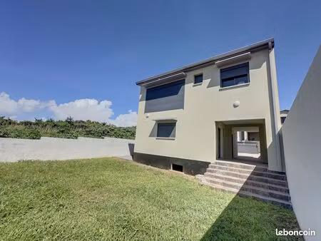 ste marie/ beausejour - villa neuve t4