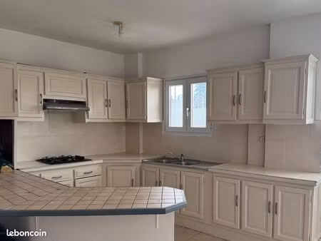 appartement f3 centre ville du tampon