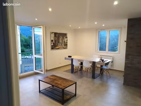 t3 rénové 63 m² – 2 chambres – parking/cave – dpe c – tram e – saint-martin-le-vinoux