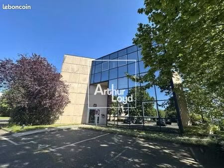bureaux 256 m²