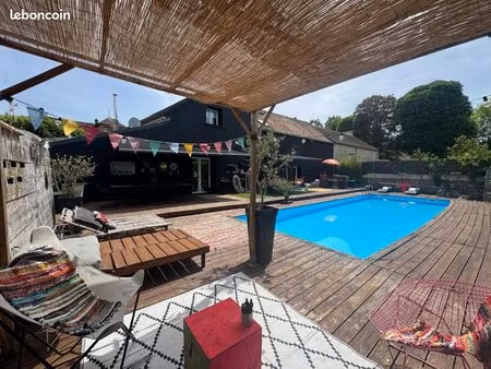 ?propriété de caractère avec piscine?  gîte indépendant à 10 min de fontainebleau
