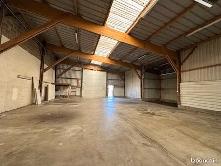 local 205 m² locminé