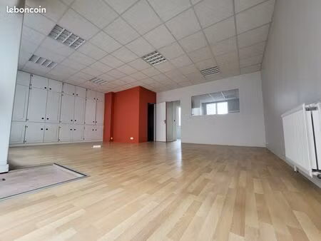 local commercial 65 m² vannes