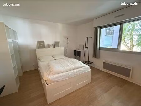 t1 meublé 31 m² – parking privé – cave – résidence sécurisée – disponible le 12 août