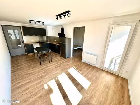 appartement f2 meublé 41m² – hyper centre pontarlier – balcon & parking privé