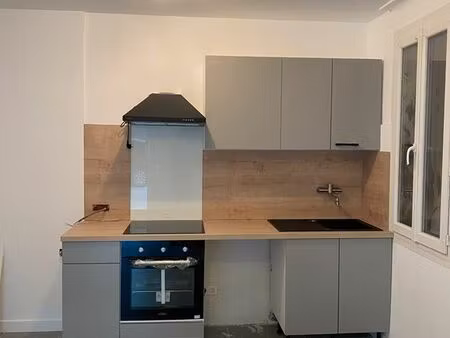 loue t2 avec exterieur