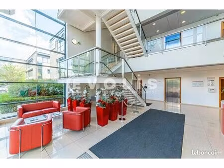 bureau 3 061 m²