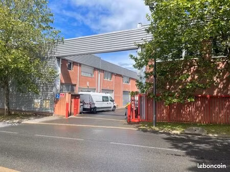 local d’activité / entrepôt à louer – 140m²