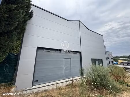 local 300 m² isle
