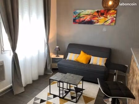 grand studio meublé 395 euros dispo