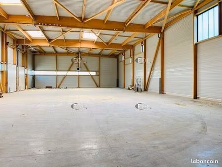 local bureaux 1 226 m²