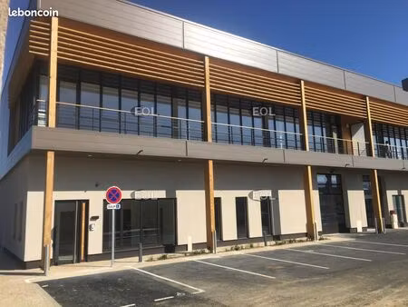 local bureaux 451 m²