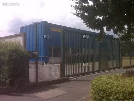 local bureaux 300 m²