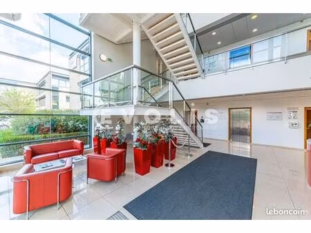 bureau 1 524 m²