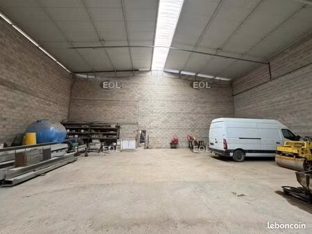 local industriel 600 m²