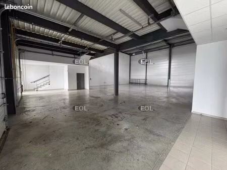 local d'activité 442 m²