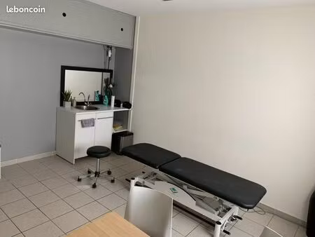 bureau dans centre de santé