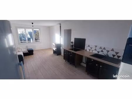 location maison 4 pièces jardin 600m^2 2 parkings