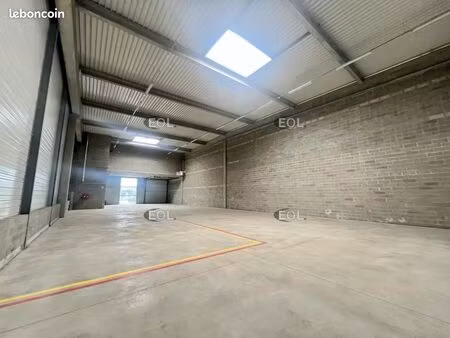 local bureaux 679 m²