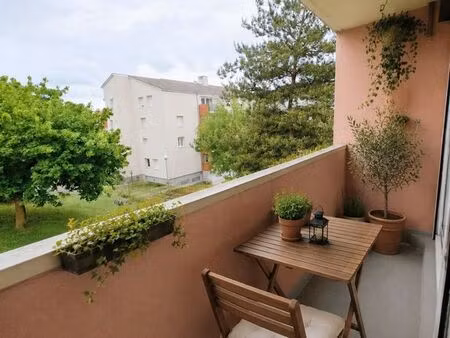 appartement f5 avec balcon et parking