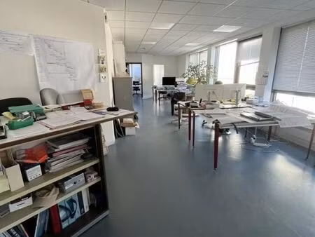 bureaux 123 m²
