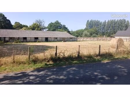 très beau terrain constructible de 4000 m2