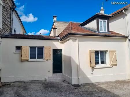 studio 1 pièce 25 m²
