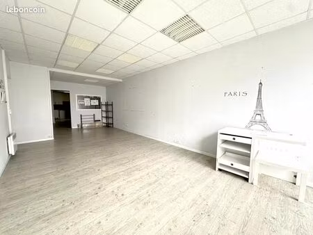 local commercial 70 m²