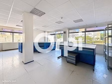 local commercial 177 m²