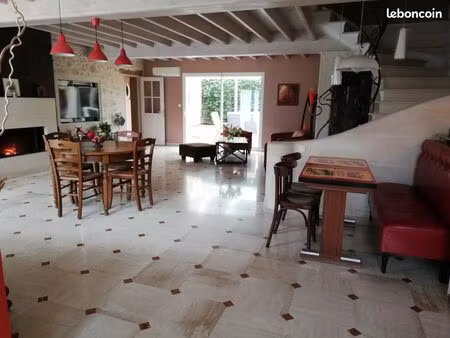 maison 6 pièces 165 m²