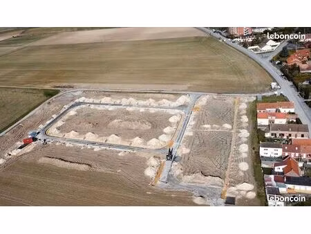 terrain 466 m² fechain