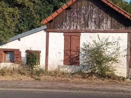 maisonnette avec petit jardin