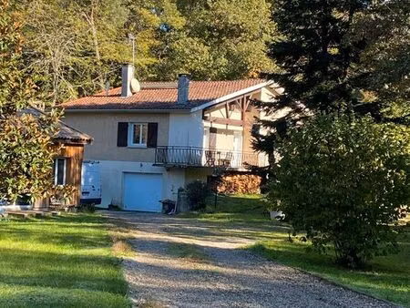 maison 8 pieces et son studio sur 4500 m²