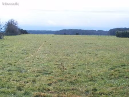 terrain 640 m² henonville