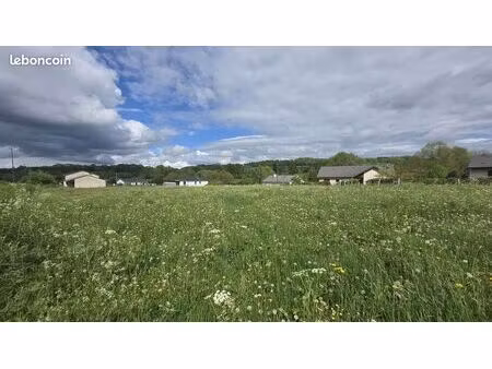 terrain à bâtir de 518 m² à olby (63)